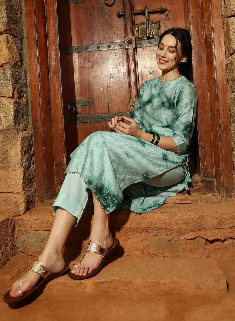  قصة Women's Forest Green Tie-Dye Kurta With Trousers For Casual Wear | Round Neck | Quarter Sleeves | 2 Piece Kurta Set Designed With Comfort Fit For Everyday Ethnic Wear